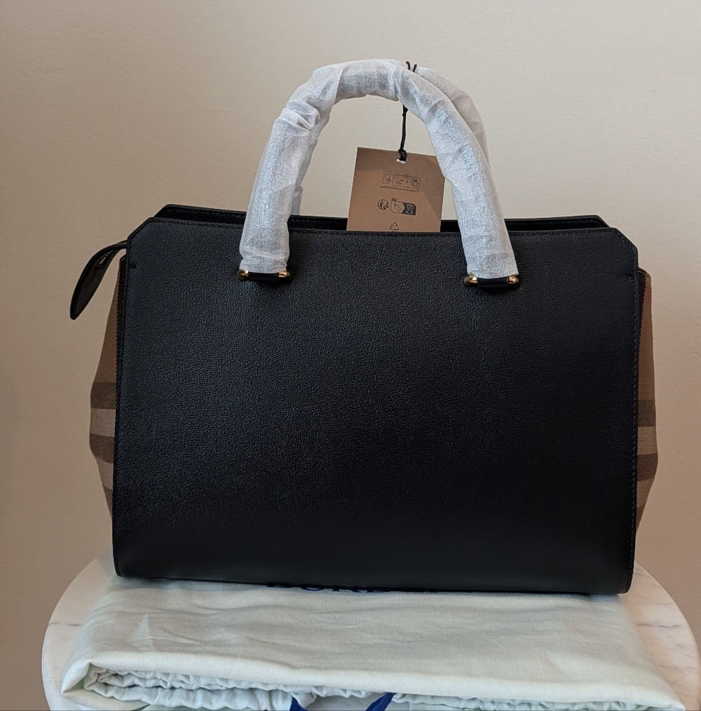 NWT Authentic Burberry Banwell Bag - Picture 4 of 9